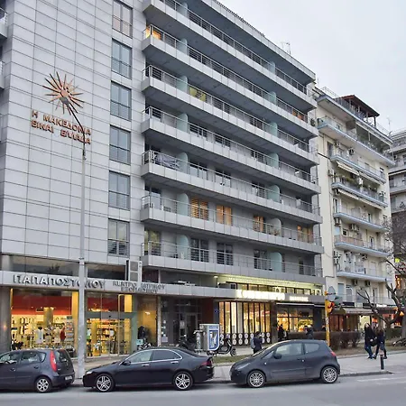 Black And White 5 Szaloniki