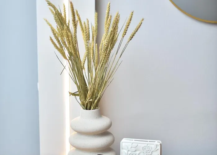 Black And White 5 * Tesalónica