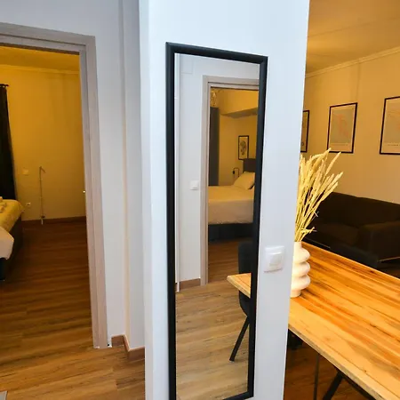 Black And White 5 Apartment *